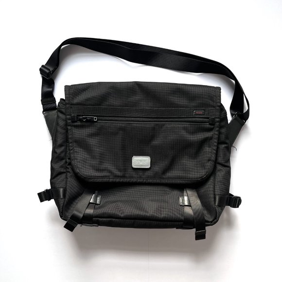 TUMI Alpha Expandable Travel Messenger Bag Black Crossbody Laptop Briefcase - Picture 1 of 16